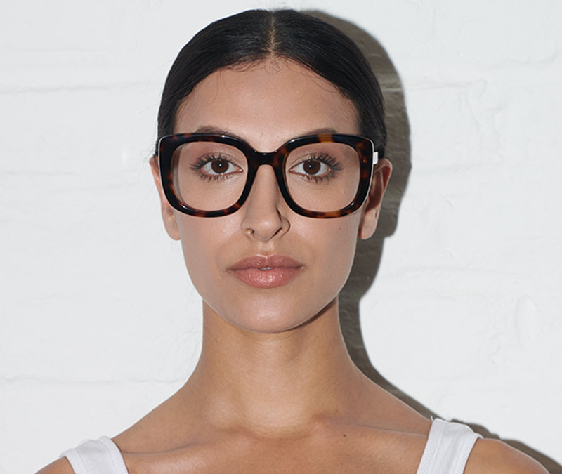 Alexis Amor Vera frames in Deep Dark Tortoise